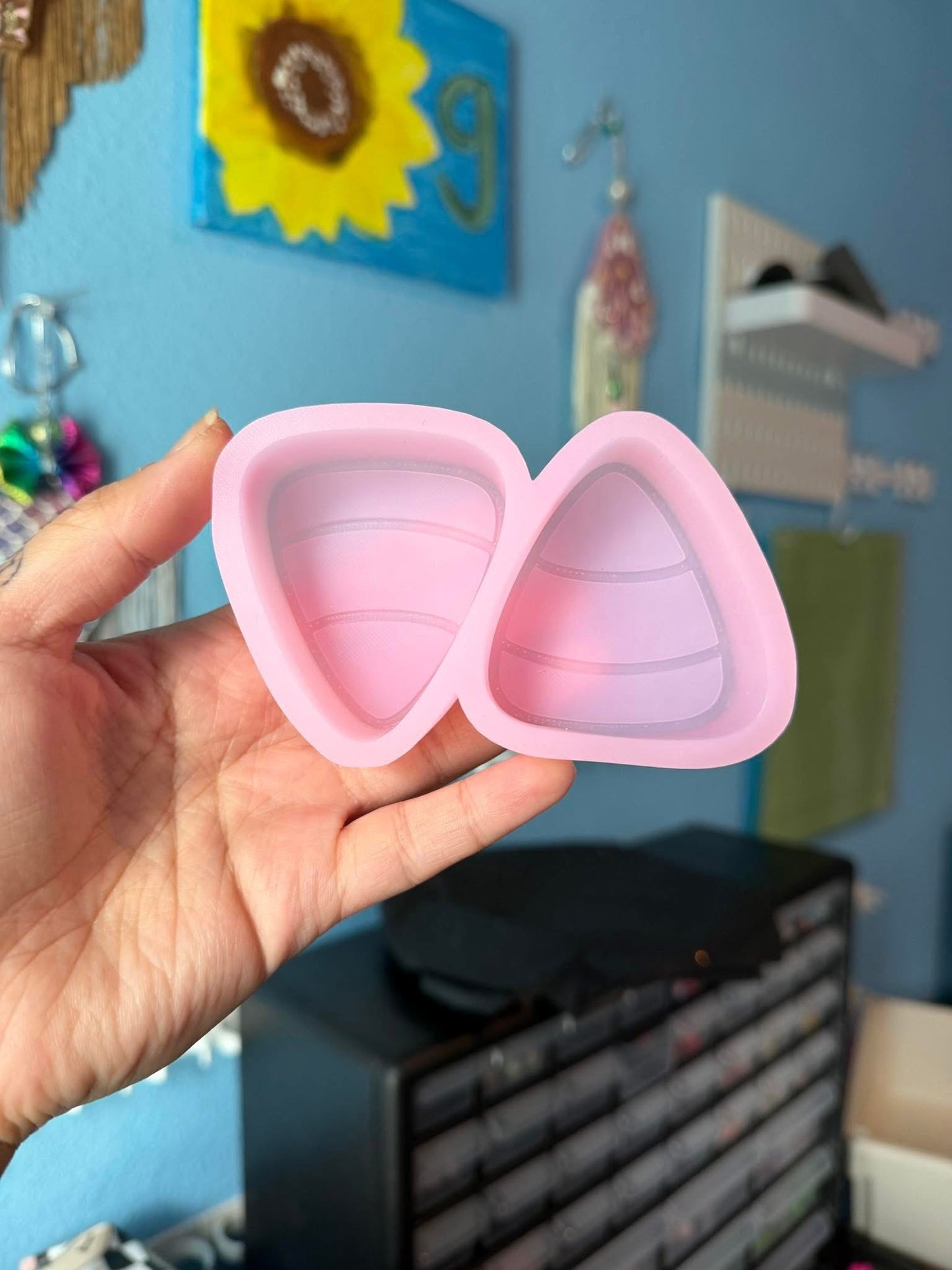 Destash- Candy corn vents mold (new- never used)