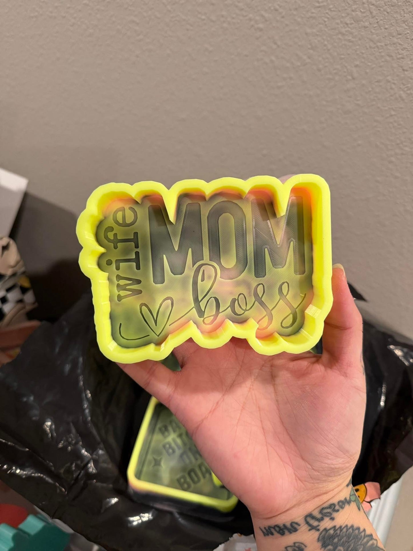 Destash- wife, mom, boss mold (like new- used once)
