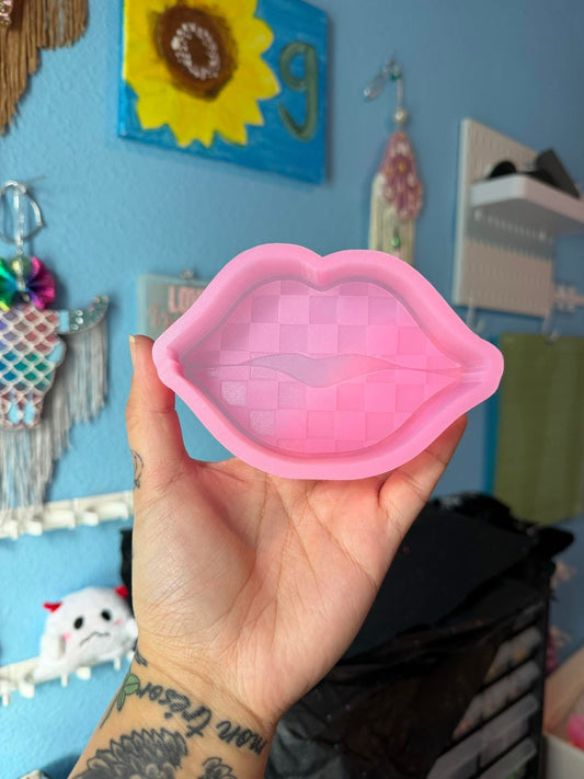 Destash- Checkered Lip Mold (new- never used)